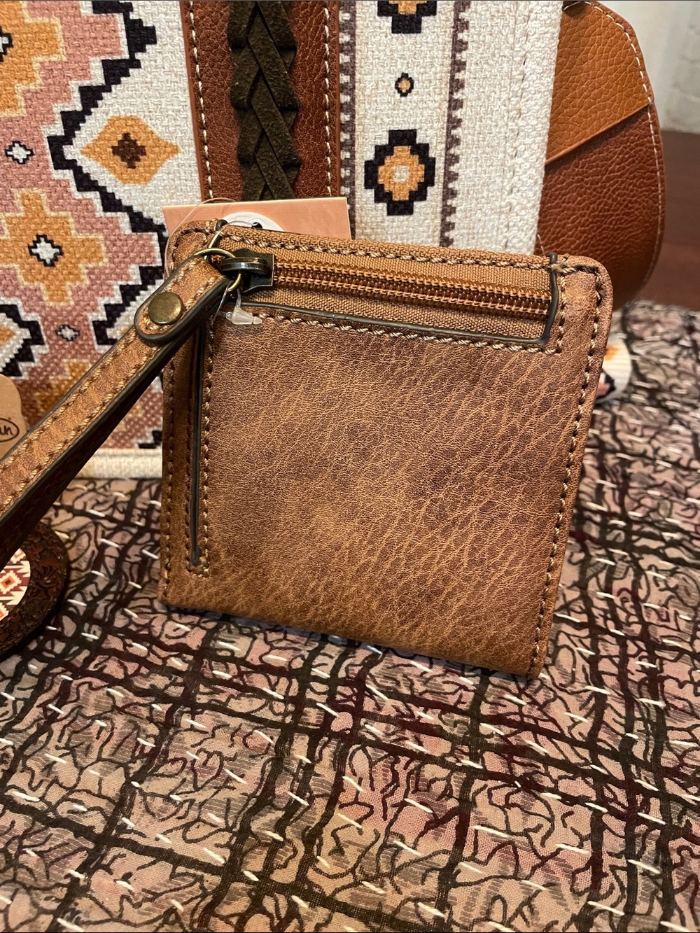 Wrangler Southwestern Handbag, Justin Wallet and Justin Earrings Bundle - Picture 5 of 5